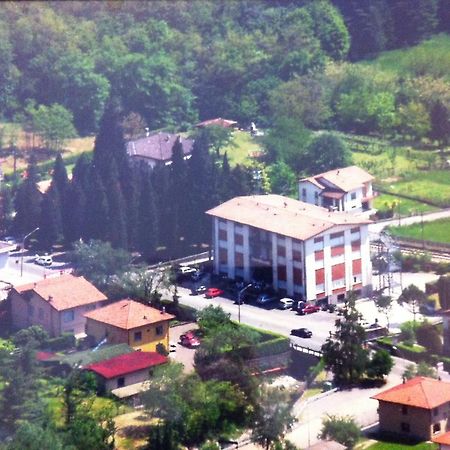 Albergo Cristallo Cittiglio Buitenkant foto