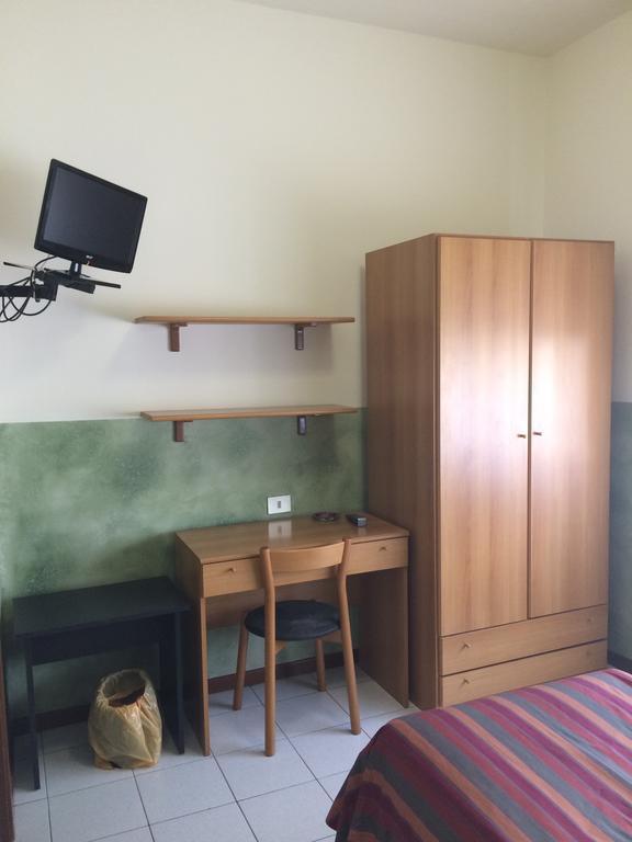 Albergo Cristallo Cittiglio Buitenkant foto