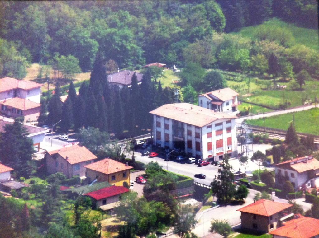 Albergo Cristallo Cittiglio Buitenkant foto